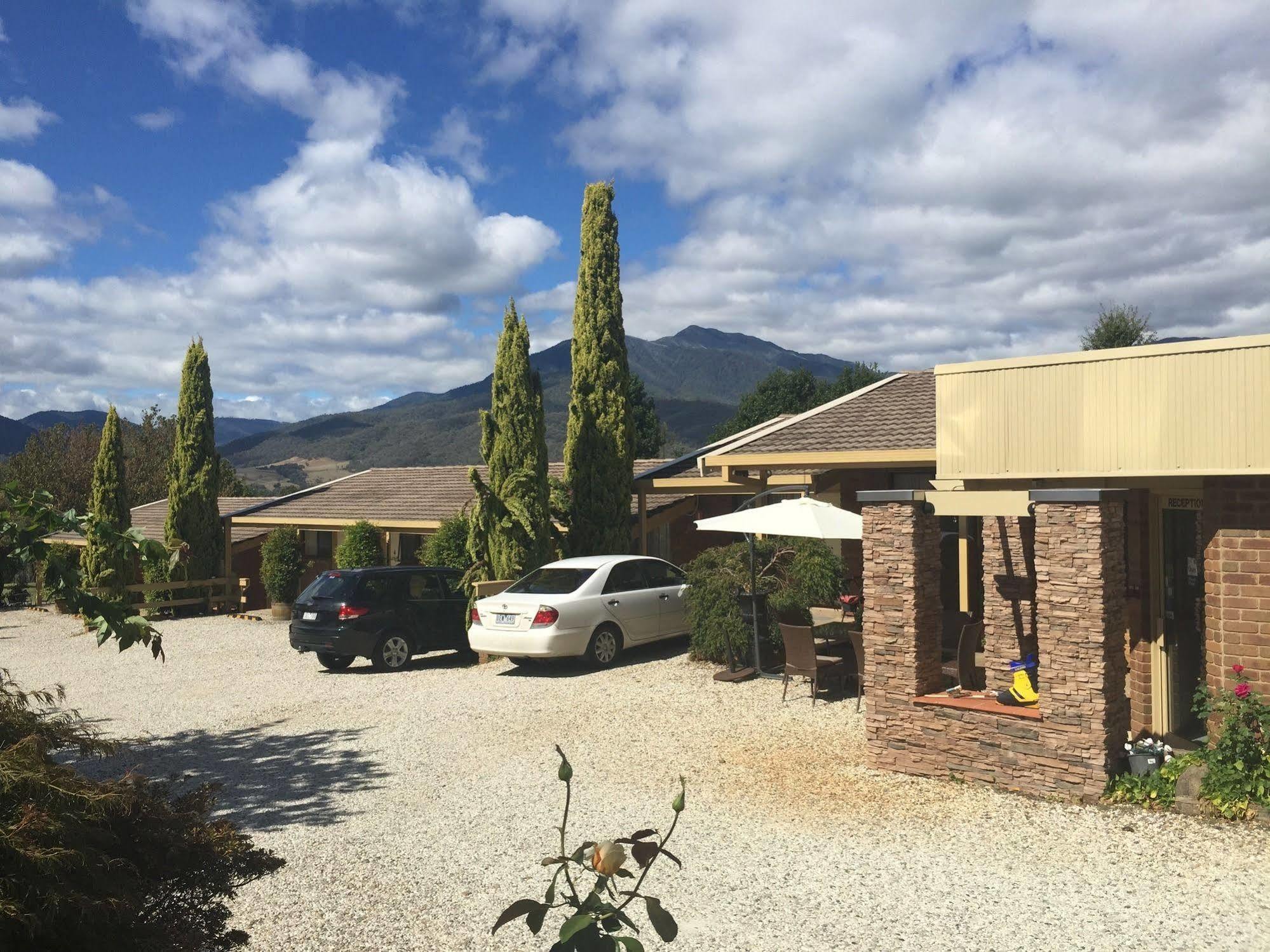 Bogong Moth Motel Mount Beauty Ngoại thất bức ảnh